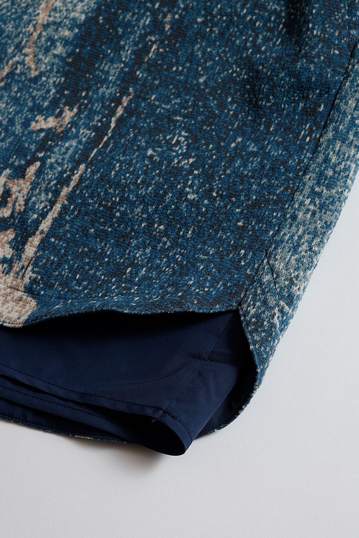 FUNDAMENTAL x MEANSWHILE BORO SHORT PANTS-BORDO